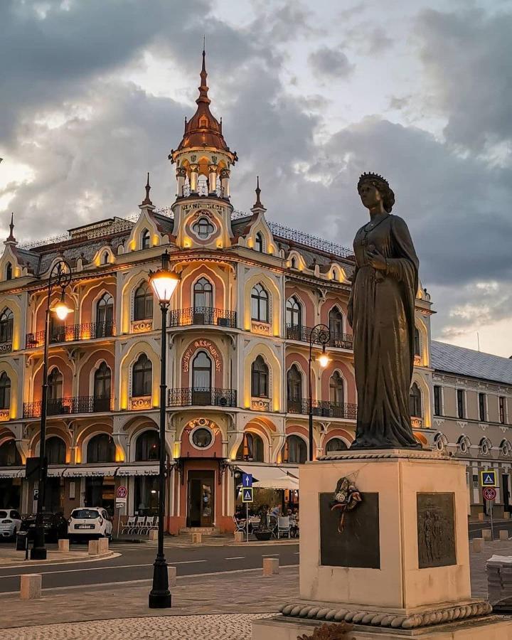 Astoria Grand Hotel Орадя Экстерьер фото