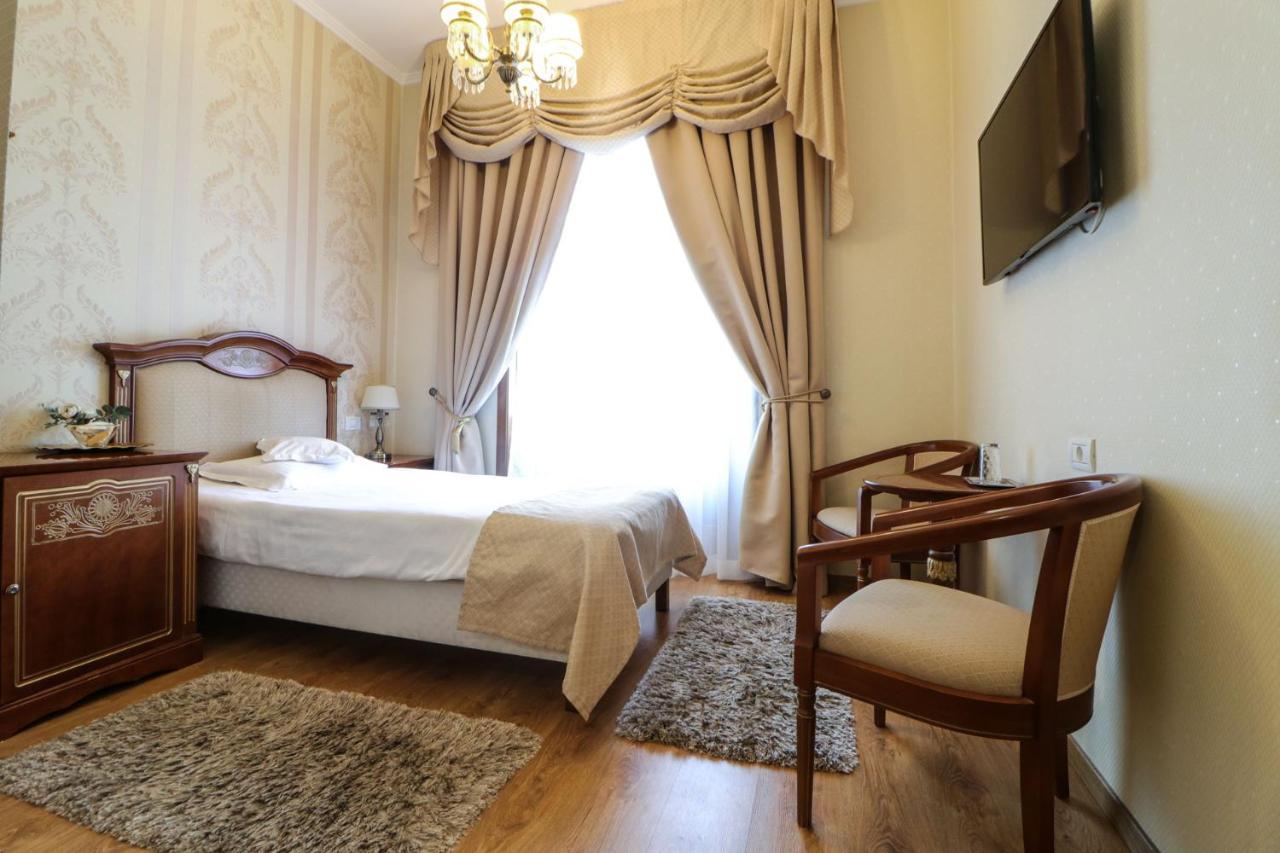 Astoria Grand Hotel Орадя Экстерьер фото
