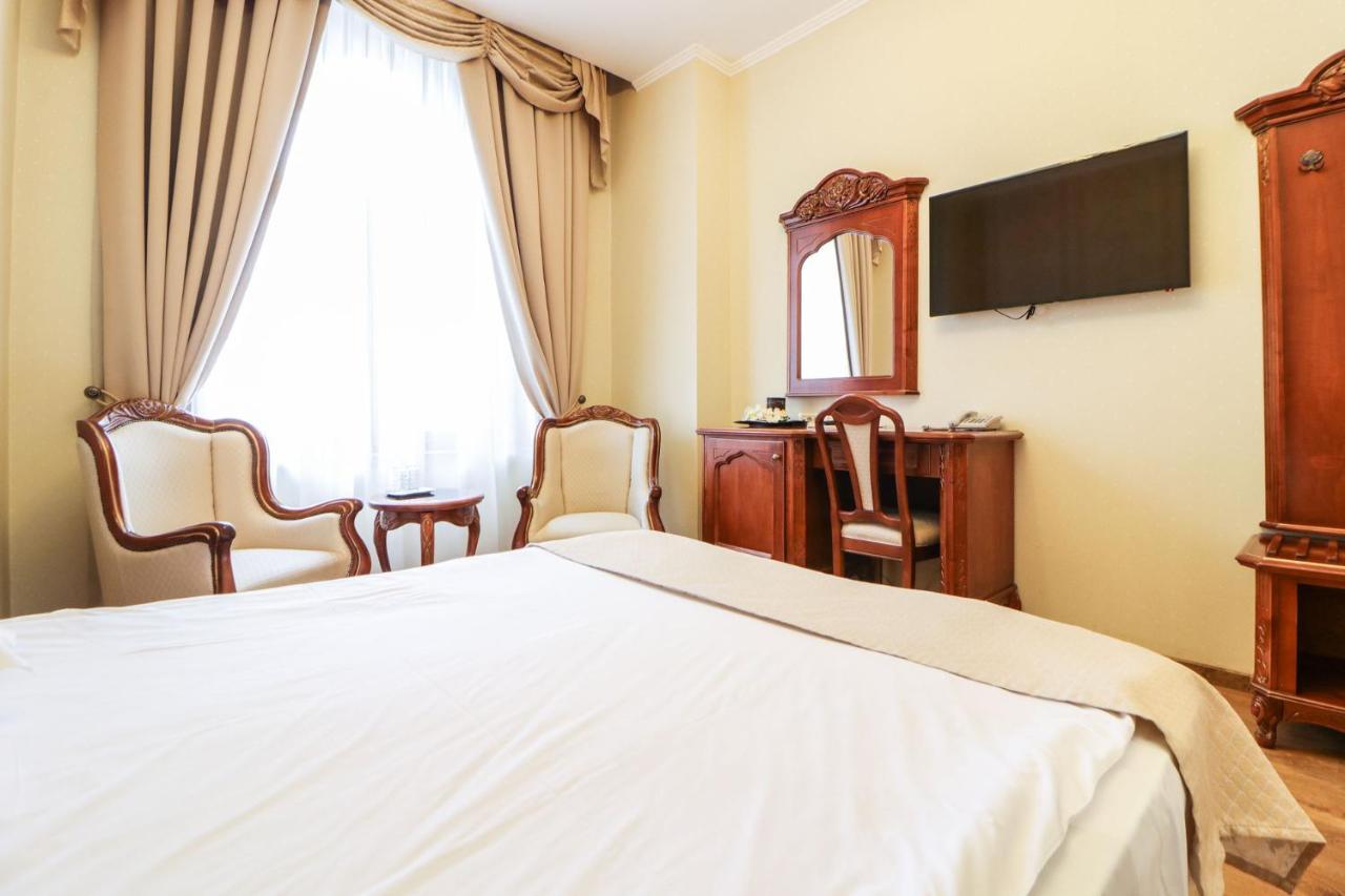 Astoria Grand Hotel Орадя Экстерьер фото