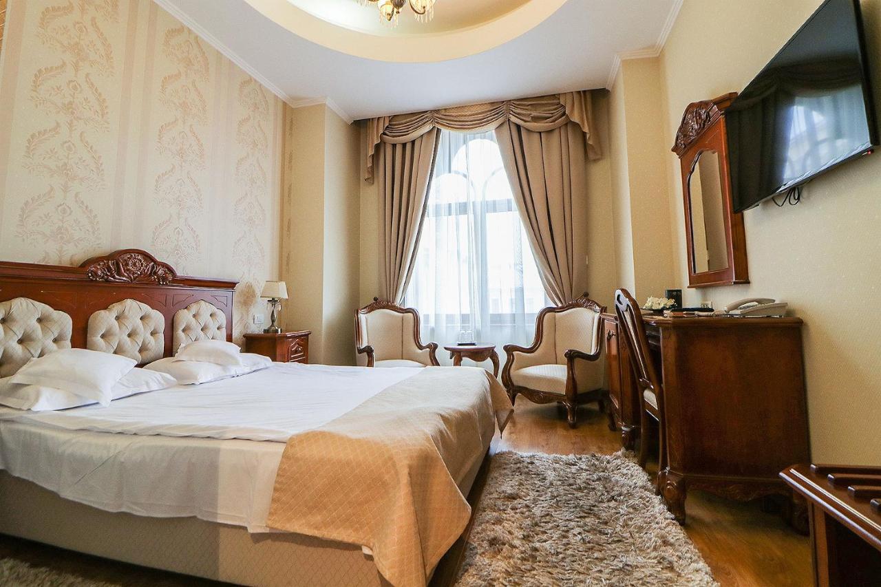 Astoria Grand Hotel Орадя Экстерьер фото