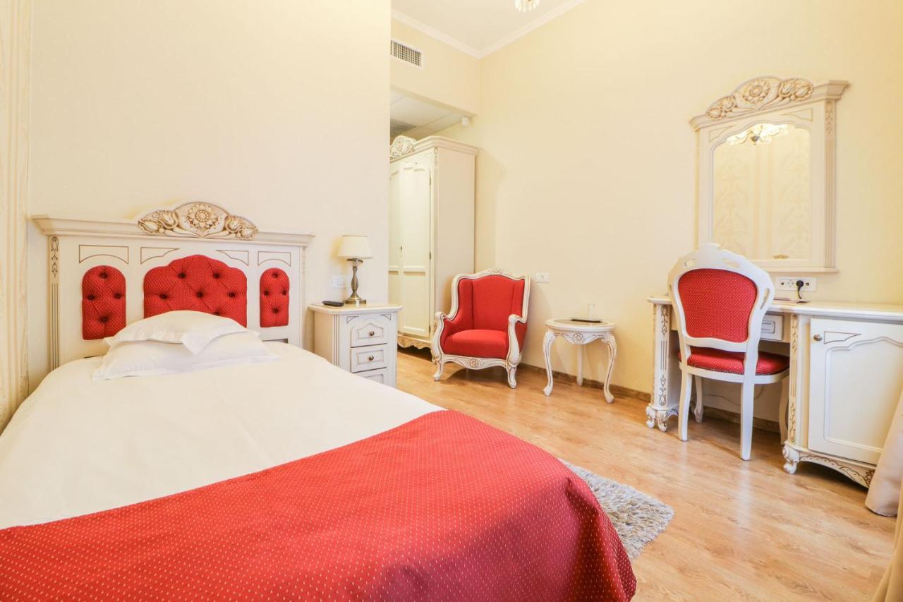 Astoria Grand Hotel Орадя Экстерьер фото