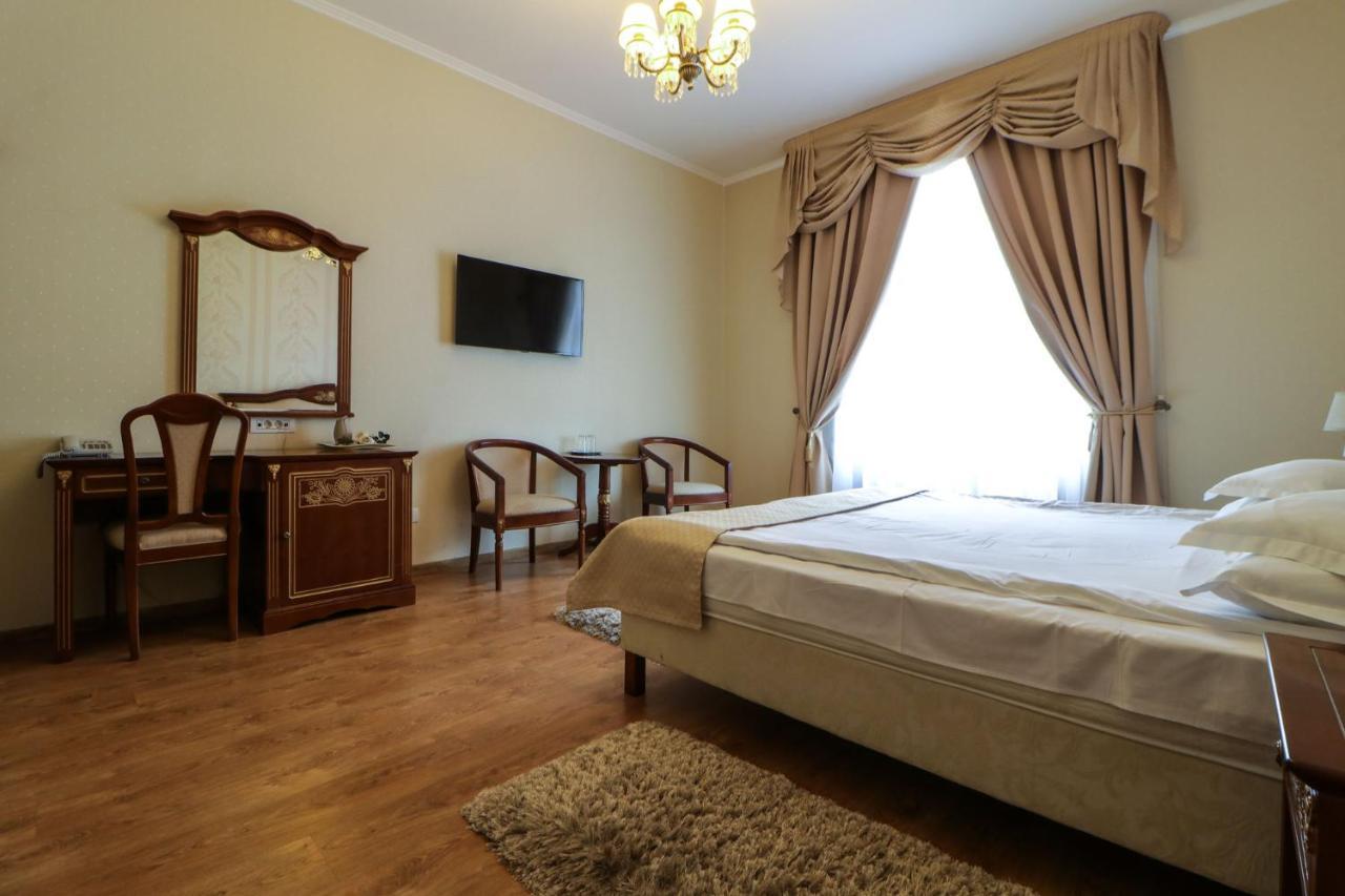 Astoria Grand Hotel Орадя Экстерьер фото
