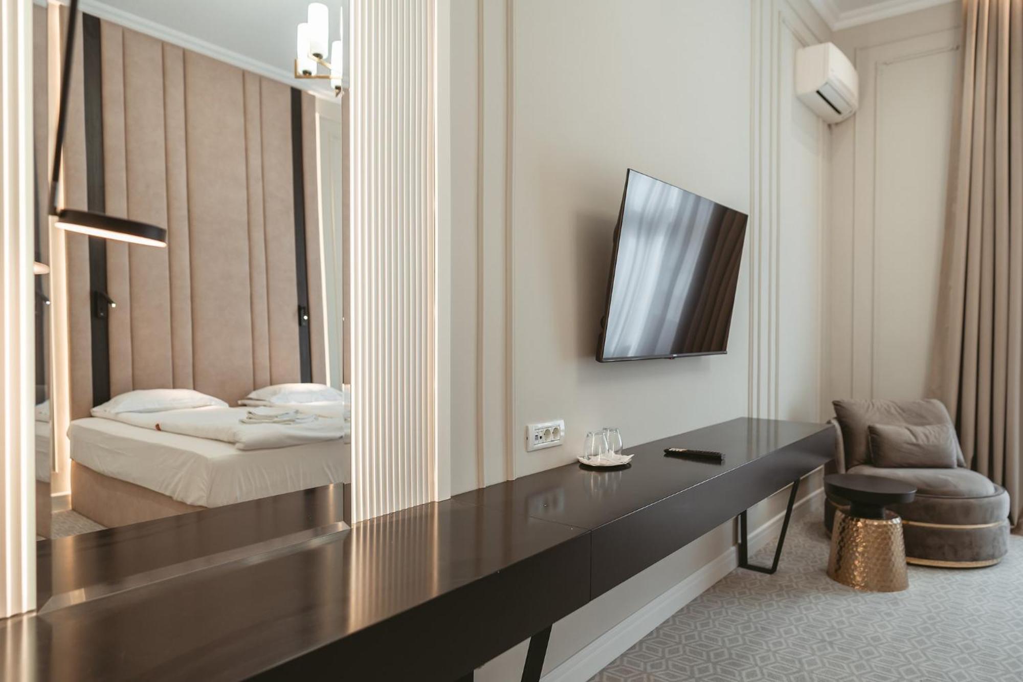 Astoria Grand Hotel Орадя Экстерьер фото