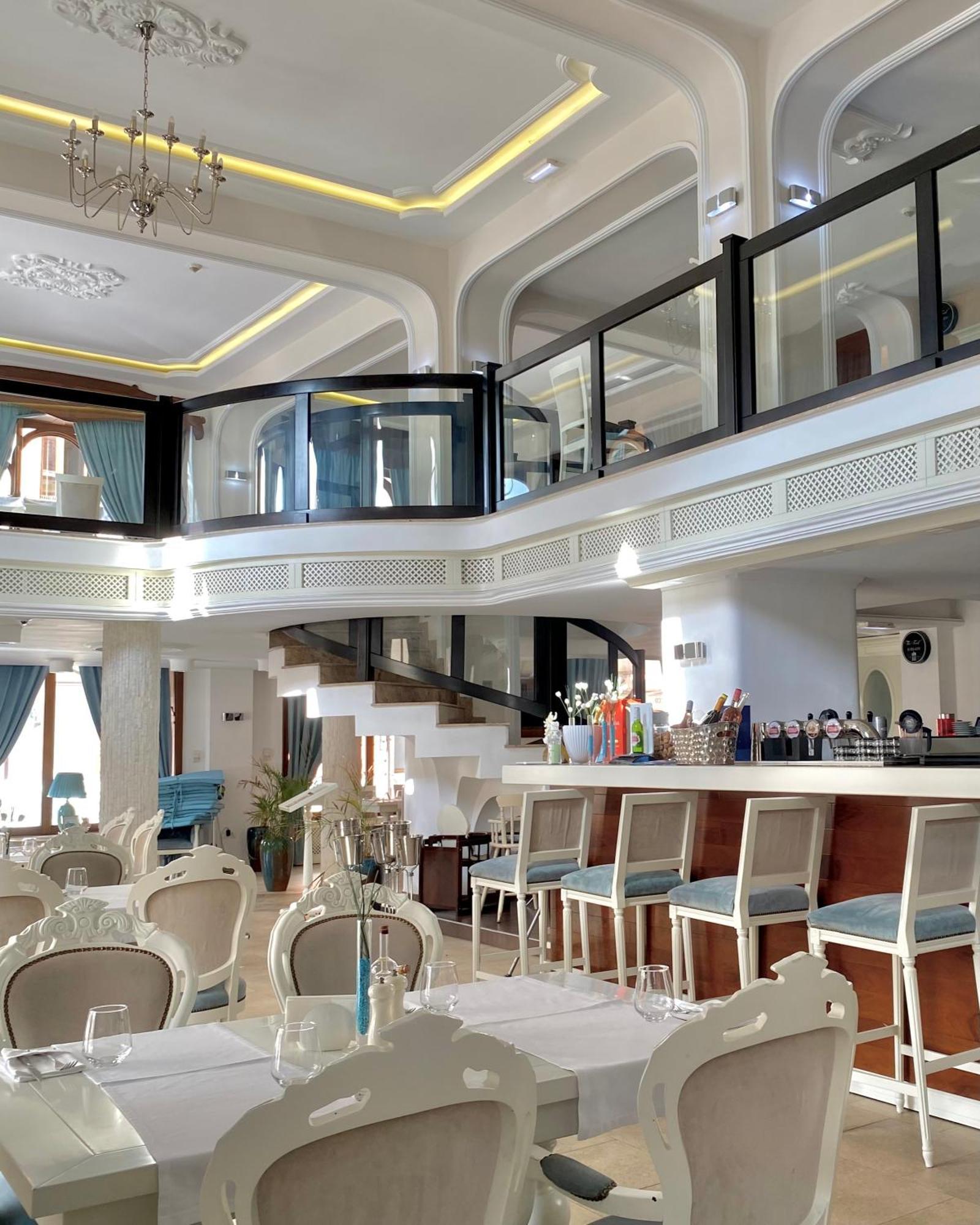 Astoria Grand Hotel Орадя Экстерьер фото