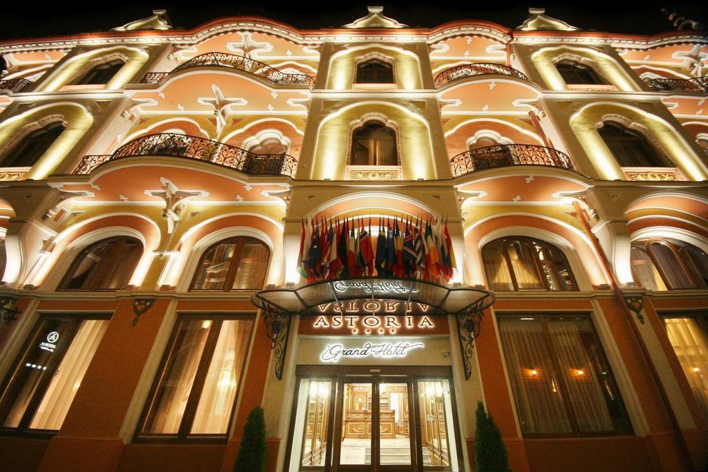 Astoria Grand Hotel Орадя Экстерьер фото